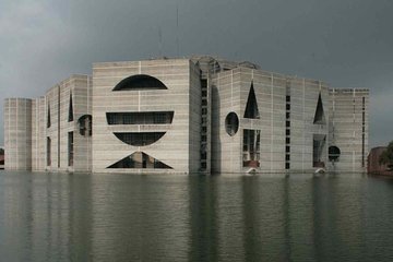 নির্বাচন নিয়ে টানাপোড়েন: ডিসেম্বরে চায় বিএনপি, সরকার জুনে